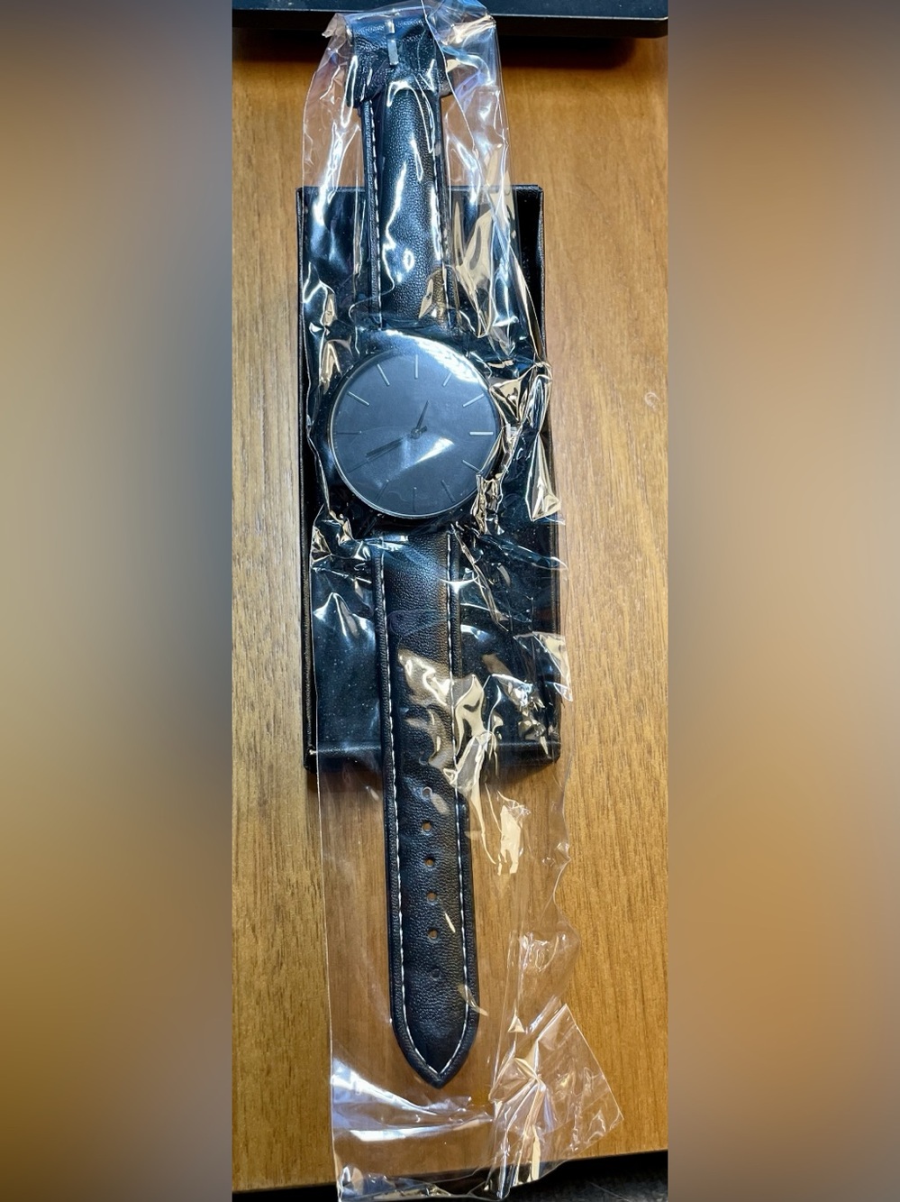 Minimalist Black Analog Watch – New